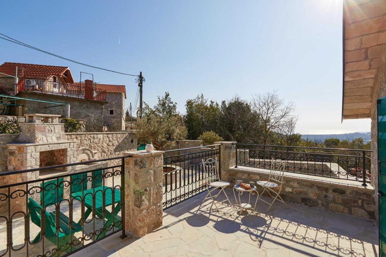 Chateau Du Soleil Villas Tivat Exterior photo