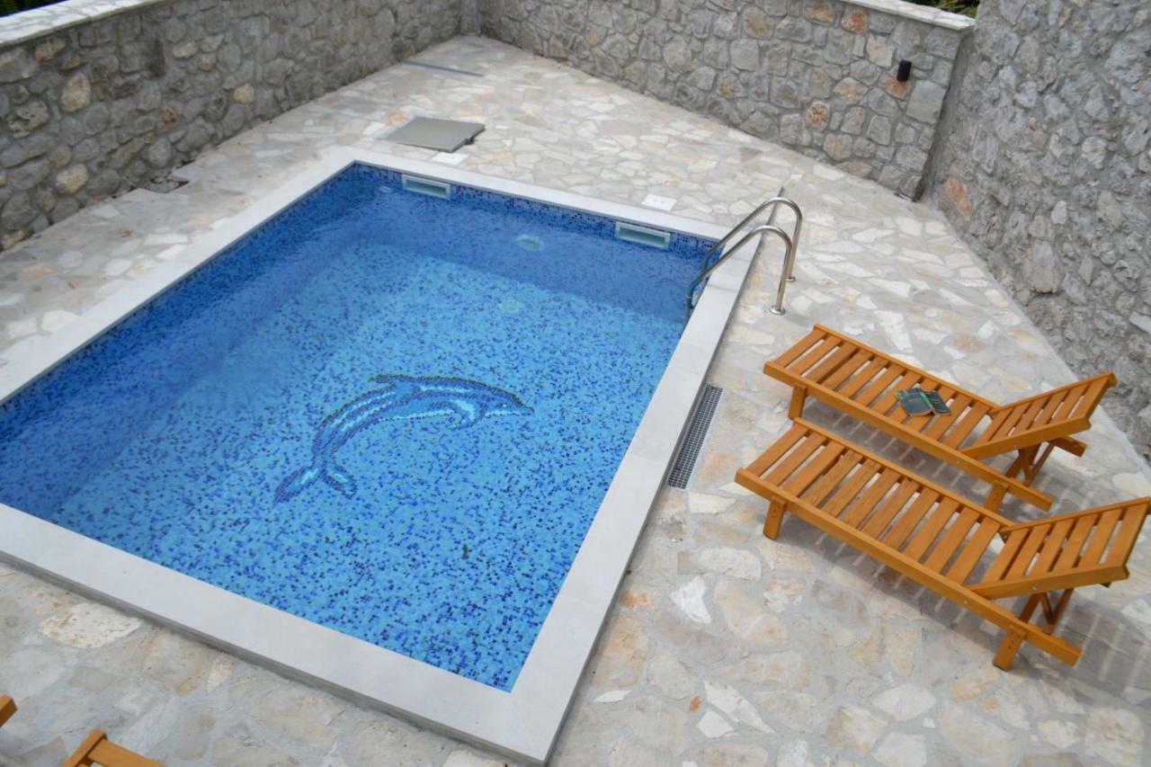 Chateau Du Soleil Villas Tivat Exterior photo