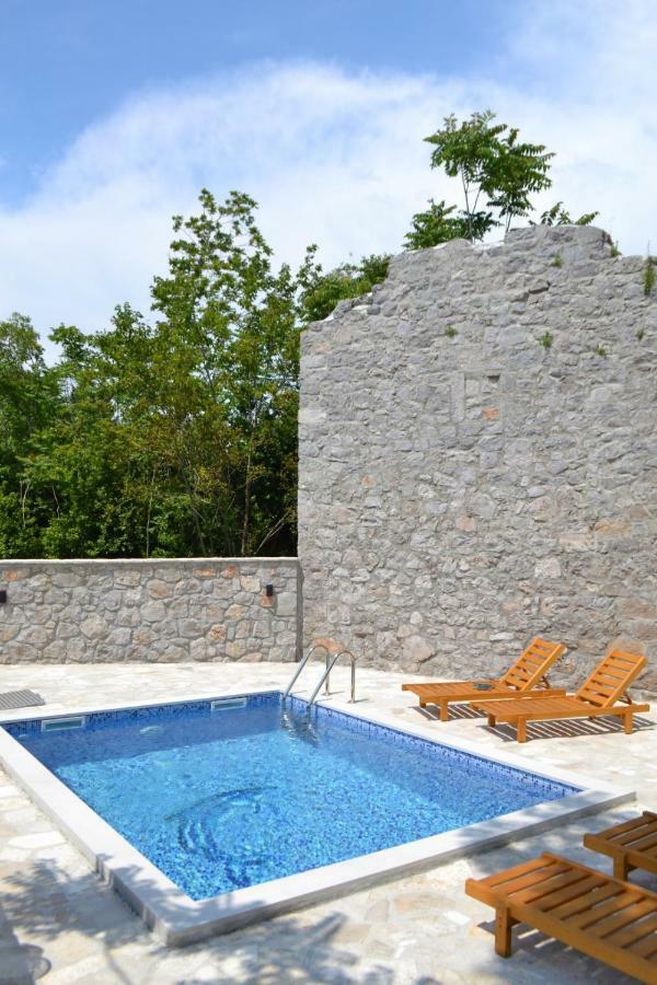Chateau Du Soleil Villas Tivat Exterior photo