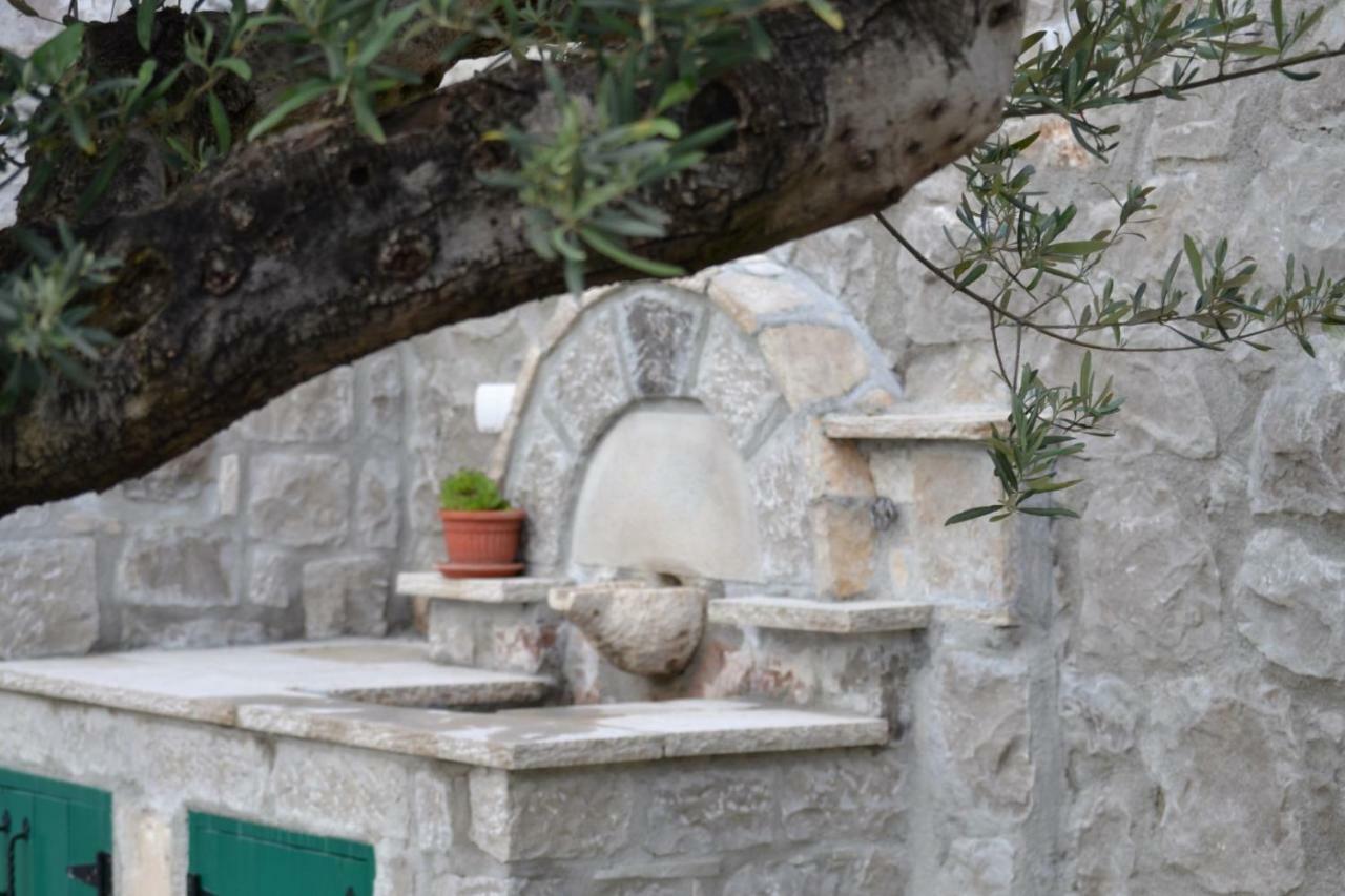 Chateau Du Soleil Villas Tivat Exterior photo
