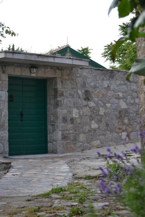 Chateau Du Soleil Villas Tivat Exterior photo